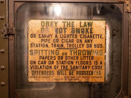 Những vật dụng bắt buộc và cần thiết khi lái xe tại Thụy Điển