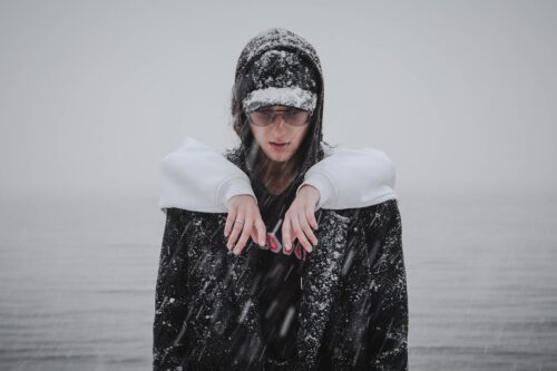 Bí quyết mặc ấm chuẩn phong cách Thụy Điển giữa mùa đông giá rét