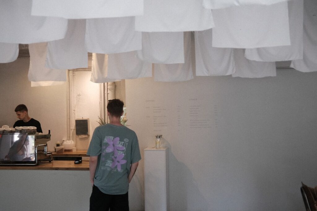 Thụy Điển khai trương quán cà phê độc đáo do trí tuệ nhân tạo trực tiếp điều hành